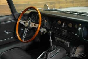 Immagine 9/19 di Jaguar E-Type 3.8 (1964)