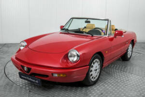 Immagine 17/50 di Alfa Romeo 2.0 Spider (1991)