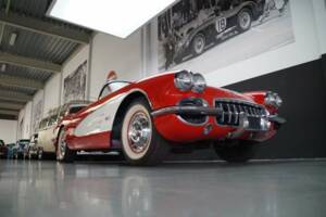 Image 22/50 of Chevrolet Corvette (1958)