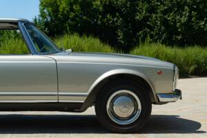 Image 40/50 of Mercedes-Benz 230 SL (1965)