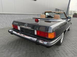 Image 7/50 de Mercedes-Benz 560 SL (1986)