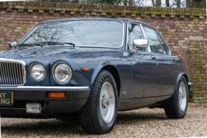 Image 43/50 of Jaguar XJ 12 (1987)