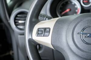 Bild 11/40 von Opel Corsa 1.2 (2008)