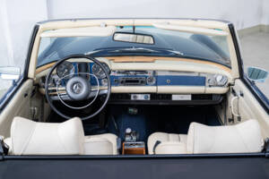 Image 23/38 of Mercedes-Benz 280 SL (1978)