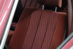 Bild 44/50 von Mercedes-Benz 260 SE (1990)