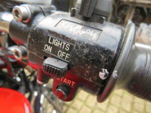 Image 13/40 of Yamaha RD 200 (1978)