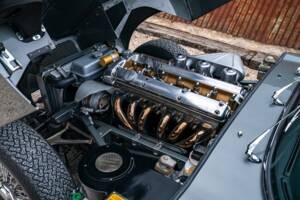 Image 30/34 de Jaguar E-Type (1968)