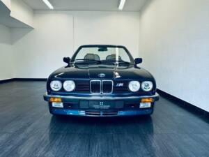Image 7/29 de BMW 325i (1989)