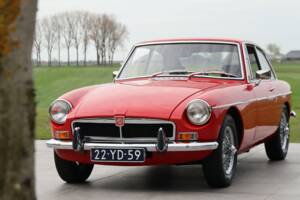 Image 38/50 of MG MGB GT (1974)