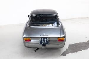 Imagen 29/36 de Alfa Romeo Giulia 1600 GT Junior (1973)