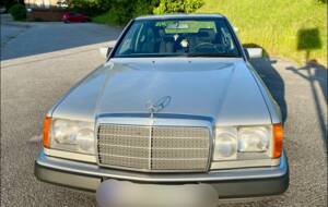 Image 2/19 de Mercedes-Benz E 200 (1993)