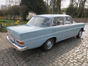 Imagen 4/25 de Mercedes-Benz 200 D (1966)