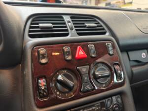 Image 26/50 of Mercedes-Benz CLK 230 Kompressor (2001)