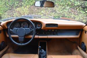 Image 16/37 de Porsche 911 Carrera 3.0 (1977)