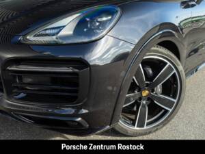 Obraz 3/29 pojazdu Porsche Cayenne E-Hybrid (2022)