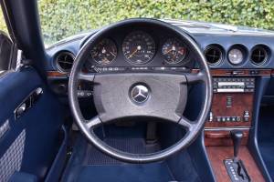 Image 30/47 of Mercedes-Benz 560 SL (1987)
