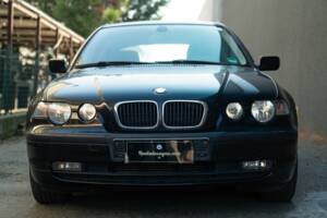Image 3/41 of BMW 318i (2004)
