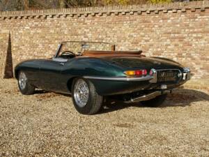 Bild 42/43 von Jaguar E-Type 4.2 (1967)