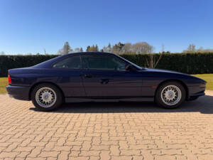 Image 18/69 of BMW 850i (1993)