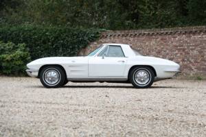 Imagen 25/50 de Chevrolet Corvette Sting Ray Convertible (1964)