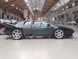 Image 1/18 de Lotus Esprit V8 BiTurbo (2001)