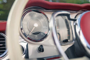 Image 43/60 of Mercedes-Benz 230 SL (1967)
