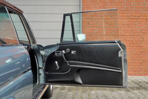 Immagine 40/84 di Mercedes-Benz 280 SE 3,5 (1970)