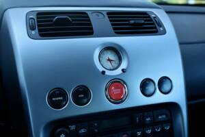 Image 18/50 of Aston Martin V12 Vanquish (2002)