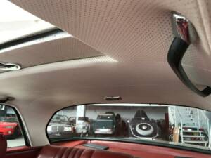 Image 16/38 de Mercedes-Benz 280 SE (1967)