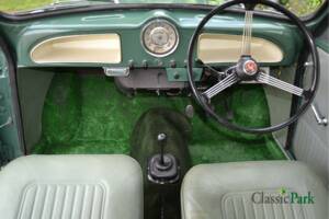 Image 11/50 of Morris Minor 1000 Traveller (1964)