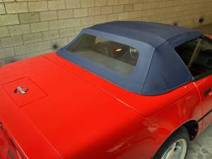 Bild 14/32 von Chevrolet Corvette Convertible (1988)