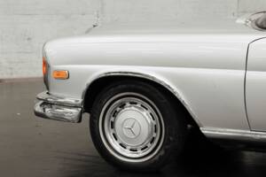 Image 15/48 of Mercedes-Benz 280 SE (1969)
