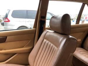 Image 7/16 of Mercedes-Benz 420 SEL (1987)