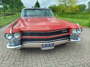 Image 8/8 of Cadillac Sedan DeVille (1965)