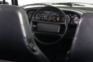 Imagen 26/30 de Porsche 911 Carrera 3.2 (WTL) (1986)