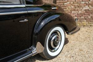 Image 32/50 of Mercedes-Benz 300 S (1953)