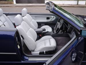 Image 34/50 de BMW 328i (1995)