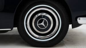 Image 11/15 de Mercedes-Benz 190 SL (1960)