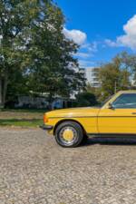 Image 30/139 of Mercedes-Benz 240 D (1978)