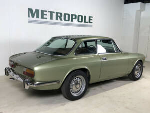 Bild 6/22 von Alfa Romeo Giulia GT 1300 Junior (1971)
