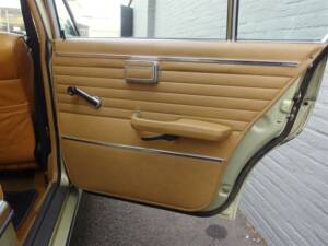 Image 76/95 de BMW 2500 (1977)