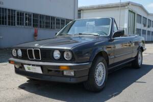 Image 3/19 de BMW 320i (1989)