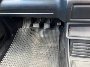 Image 32/78 de Volkswagen Golf Mk I Convertible 1.8 (1989)