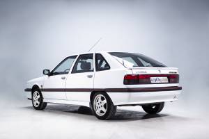 Bild 8/29 von Renault R 21 TXI (1992)