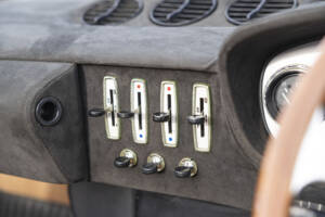 Image 37/40 of Ferrari 365 GTB&#x2F;4 Spyder (1973)