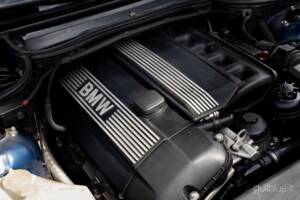 Image 38/56 of BMW 323Ci (2000)