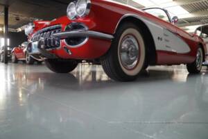 Image 44/50 of Chevrolet Corvette (1958)