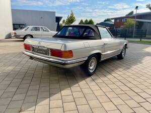 Image 4/23 de Mercedes-Benz 280 SL (1977)