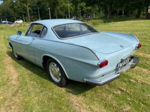 Image 2/5 of Volvo 1800 S (1966)