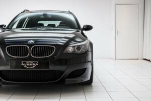 Bild 14/21 von BMW M5 Touring (2009)